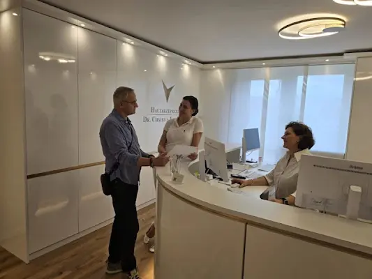 Foto von Hautarztpraxis-Laserzentrum Dr. Chaieb und Kollegen