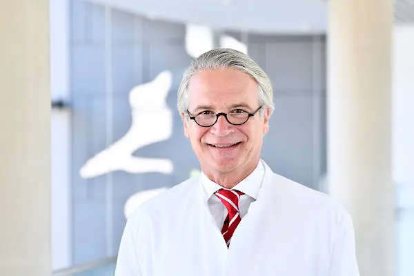 Foto von Priv. Doz. Dr. med. Klaus J. Walgenbach | Ärztlicher Leiter | Sektion Plastische und Ästhetische Chirurgie